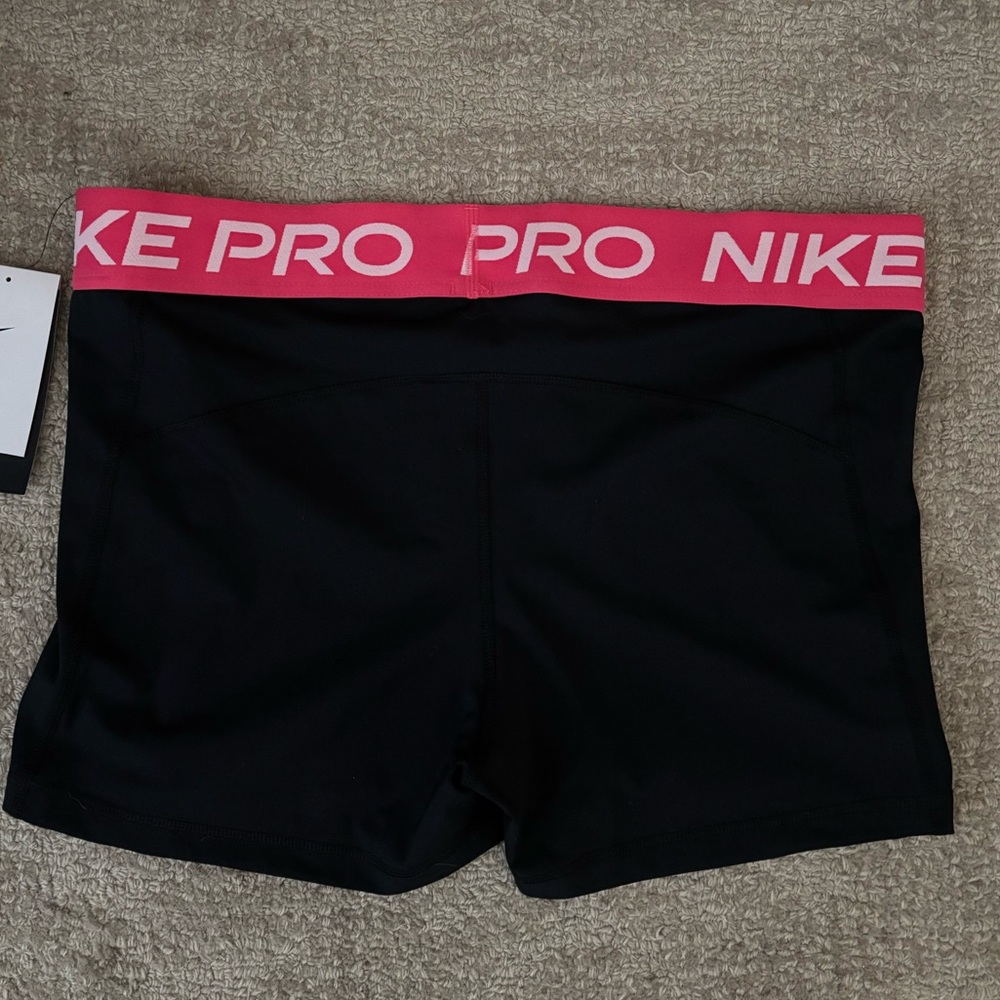 Pro Nike Shorts Mid Rise - Picture 2 of 4